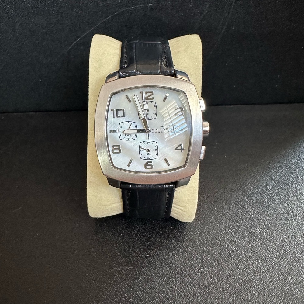 Men's Black and Silver Watch